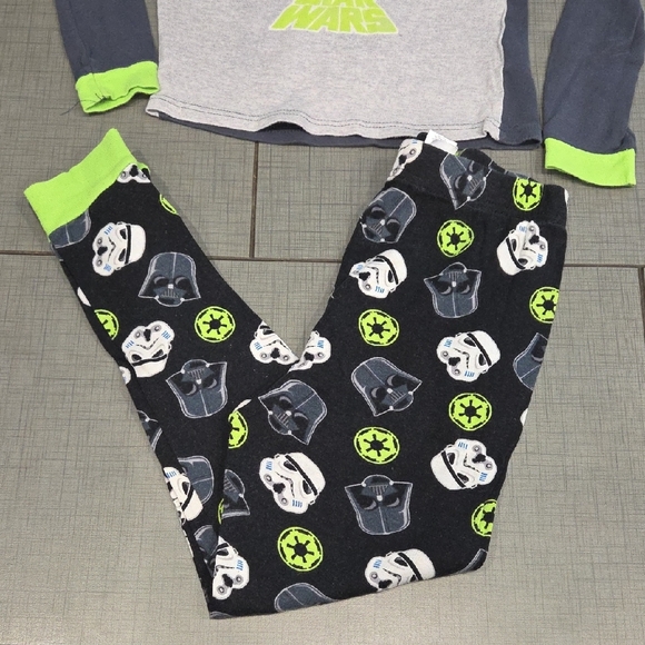 Star Wars Kids Pajama Set - Gray and Lime Green - Picture 3 of 3